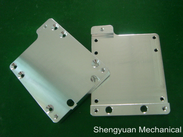 アロジンは、アルミニウム CNC 精密加工部品ヒートシンク GWHI/GBEL Vela 製品をクリアします。